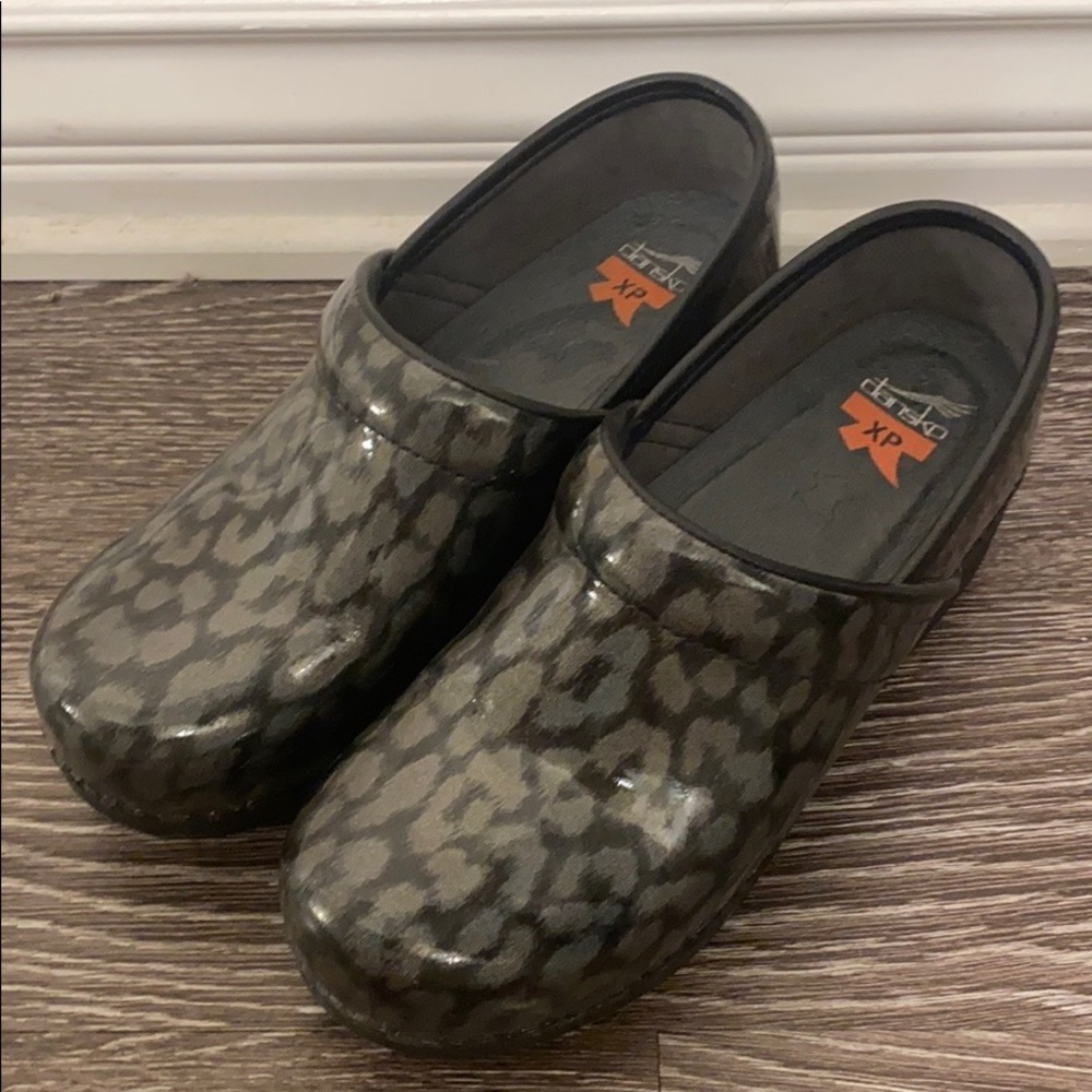 Dansko shoe